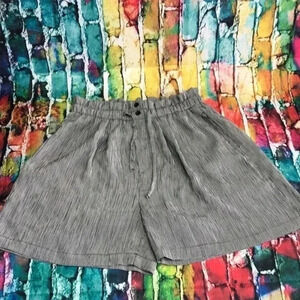 62 east shorts size medium light‎ weight material black and white